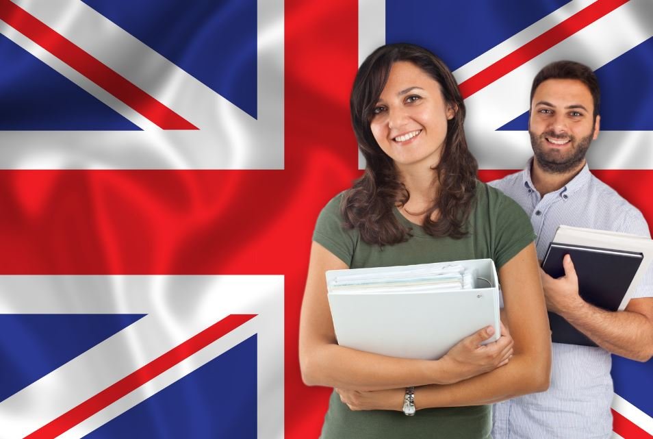 10 Fully Funded Scholarships for Undergraduate International Students 2022 in the UK